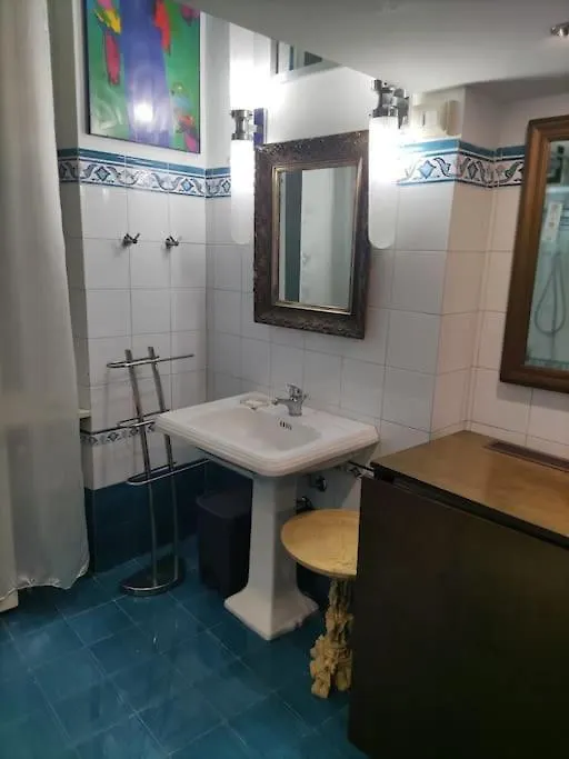 Colosseo Vintage Apartment Roma 0*,  İtalya
