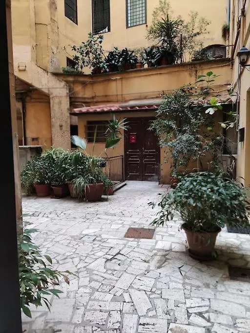 Colosseo Vintage Apartment Roma İtalya